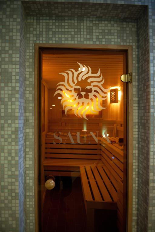 Hotel Leon & Spa Арад Экстерьер фото