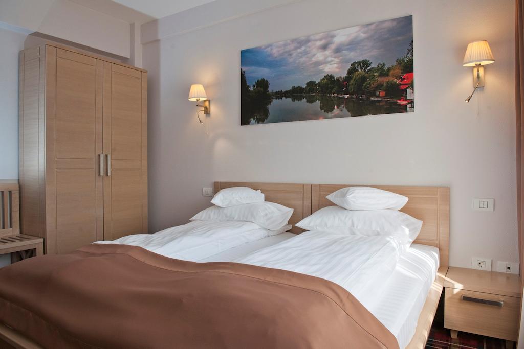 Hotel Leon & Spa Арад Номер фото